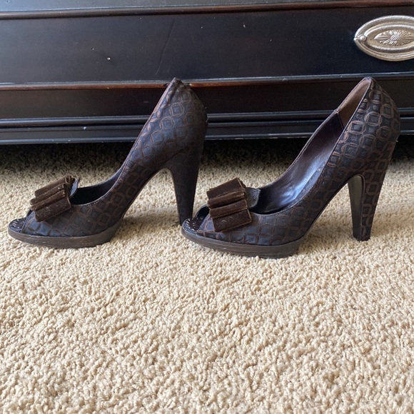 BCBGMaxAzria Brown heels - Picture 2 of 4